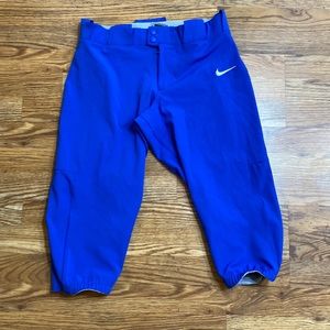 Nike Softball Pants 3/4 length blue. Women’s Nike Softball pants. Medium